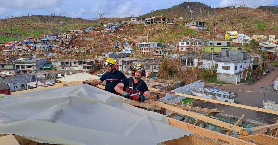 Europe - Courage et Dévouement : Les Sapeurs-Pompiers de l'Hérault au Secours des Mahorais après le Cyclone Chido !